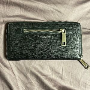 Marc Jacobs black leather wallet